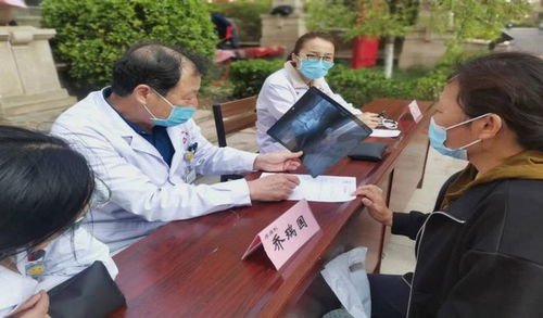 德州市中醫院健康義診活動走進御景國際小區，為居民提供專業養生保健服務